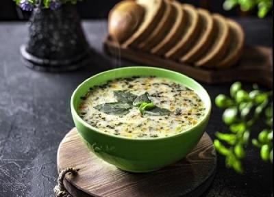 طرز تهیه آش گشنیز تبریزی به 2 روش با ماست و بدون ماست